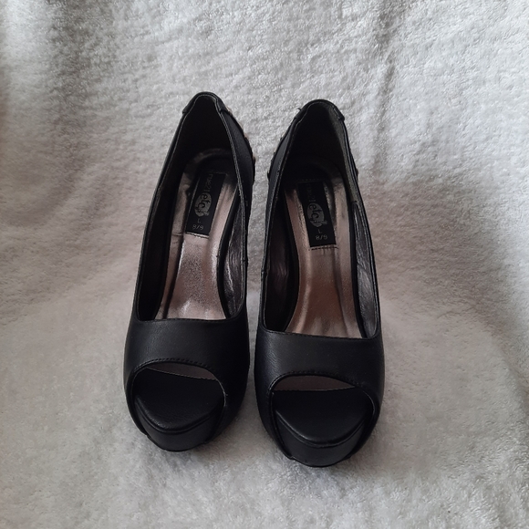black heels with beautiful design on theback sz8/9 - Picture 3 of 12